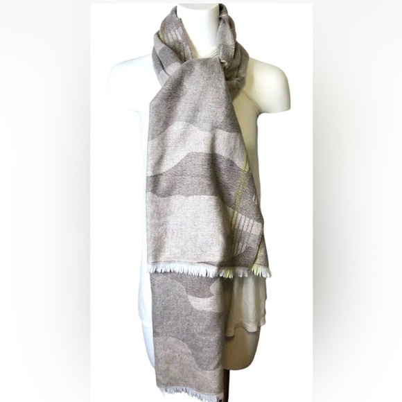 Gap Scarf Wrap Oversized Tan Touch Of Yellow Very Soft Wrap - Picture 13 of 13